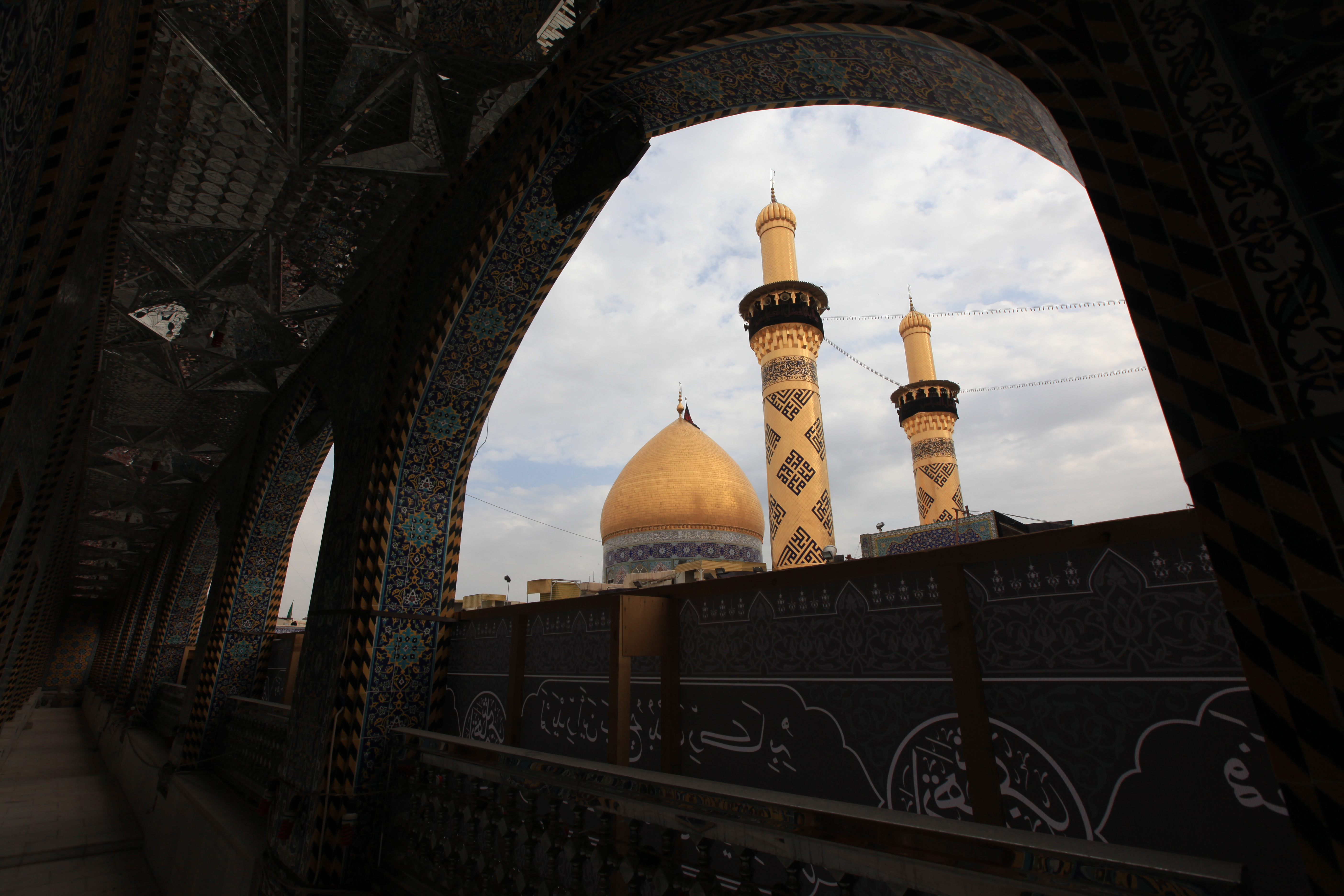 منائر  وقبة ابي الفضل العباس (عليه السلام)