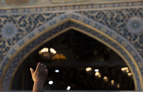 السلام عليك يا أبا الفضل العباس
