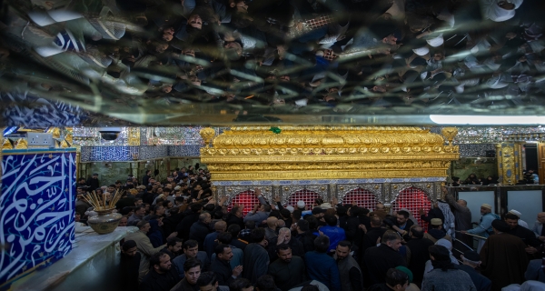  ضريح الامام علي عليه السلام