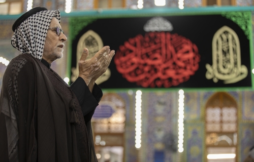  السَّلامُ عَلَيْكَ يَا عَمِيدَ الصَّادِقِينَ