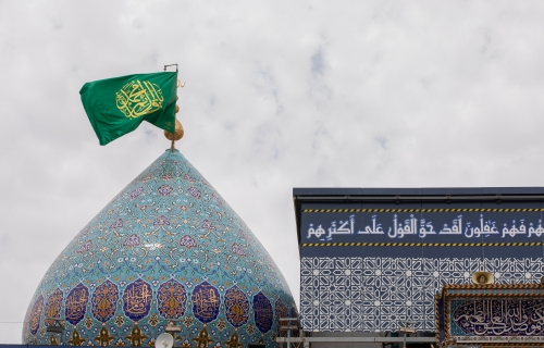 السَّلامُ عَلَيكَ يا داعِيَ اللهِ وَرَبَّانِيَّ آياتِهِ