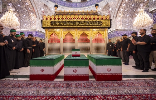  نعوش شهداء عائلة الشهيد السيد علي الخامنئي في ضريح المولى أبي الفضل العباس (ع)