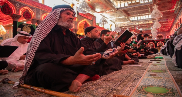 أجواء الدعاء في الصحن الحسيني الشريف 